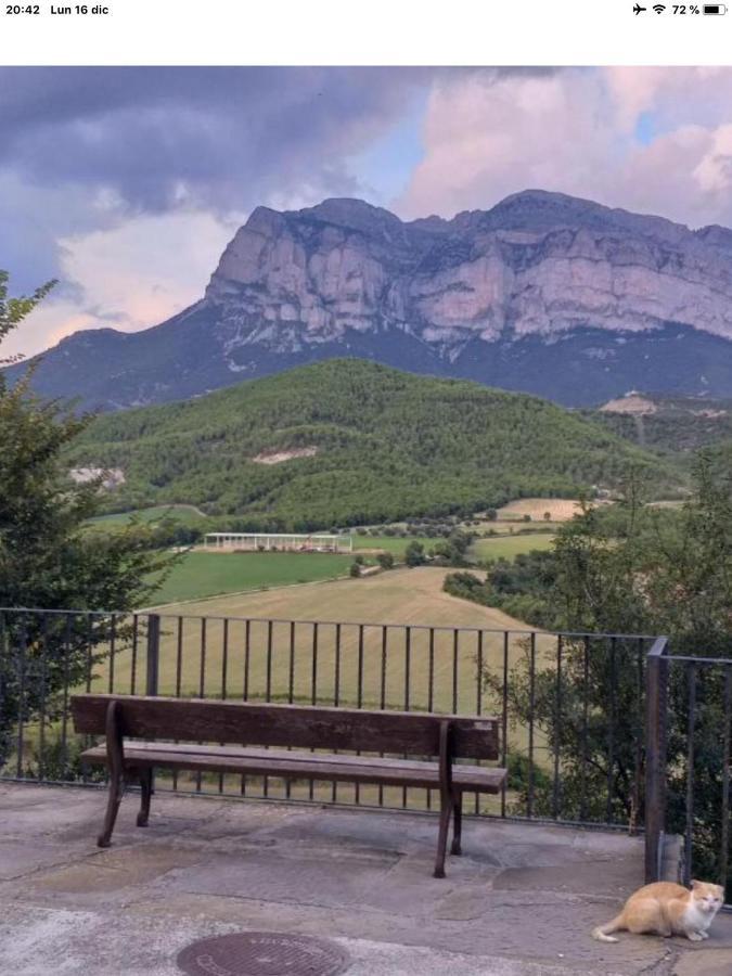 דירות El Pueyo de Araguás Preciosas Vistas A La Montana, Luminoso Y Acogedor מראה חיצוני תמונה