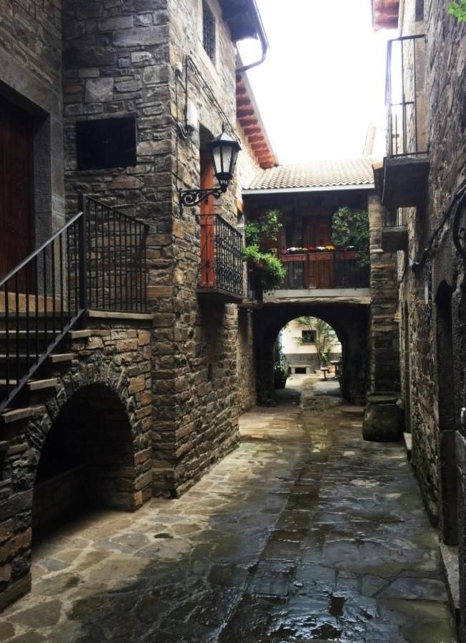 דירות El Pueyo de Araguás Preciosas Vistas A La Montana, Luminoso Y Acogedor מראה חיצוני תמונה