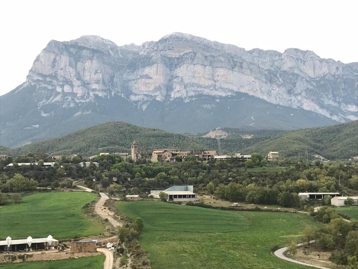 דירות El Pueyo de Araguás Preciosas Vistas A La Montana, Luminoso Y Acogedor מראה חיצוני תמונה